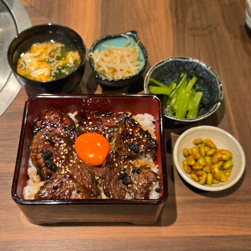 特上はらみ重(小鉢3種･スープ付き)(北新地 はらみ)