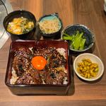 特上はらみ重(小鉢3種･スープ付き)