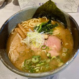 真鯛豚骨スープ鯛醤油らぁめん