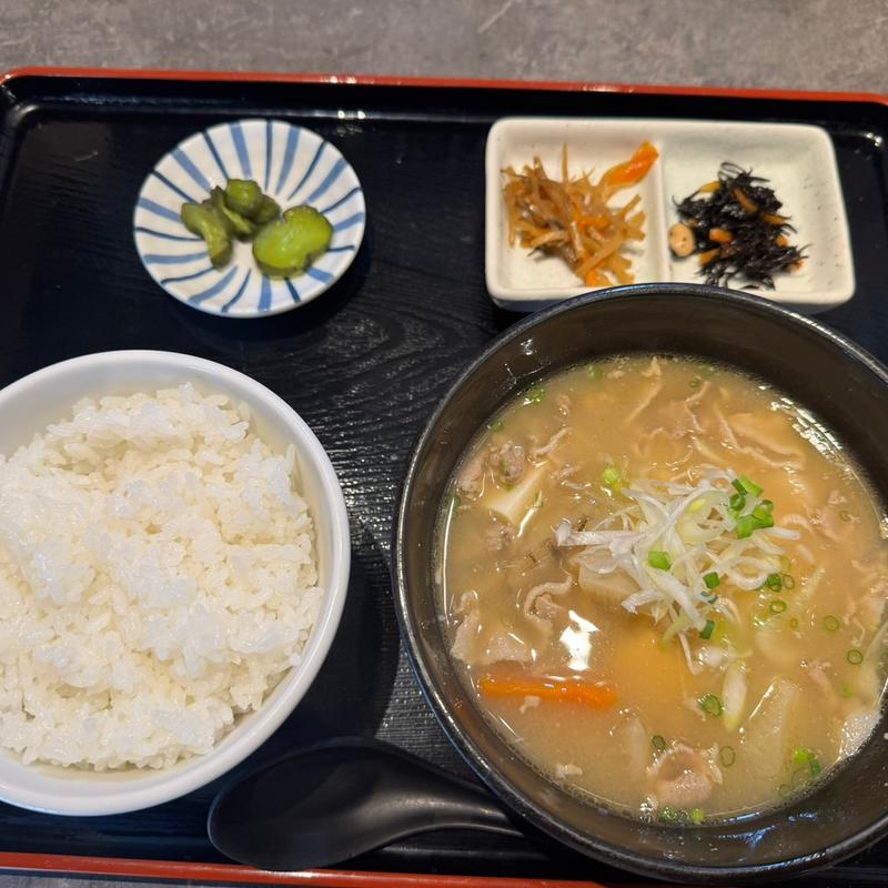 豚汁定食(酒と飯　たまる食堂)