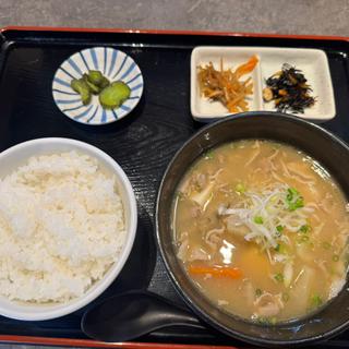 豚汁定食(酒と飯　たまる食堂)