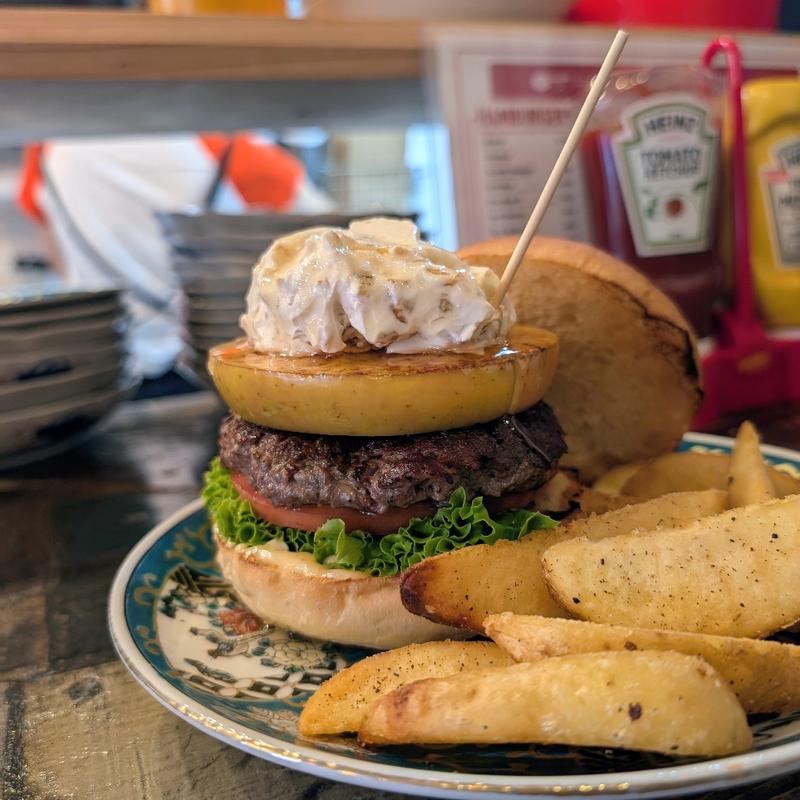 アップルハニーナッツクリームチーズバーガー(ハンバーガーのオクノ)
