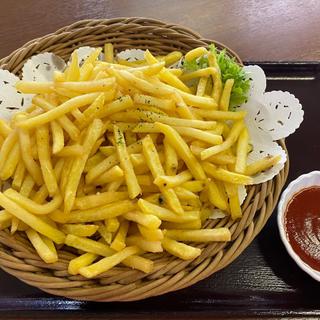 メガ盛りポテト