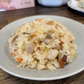 半炒飯(中華飯店 新宝楽)