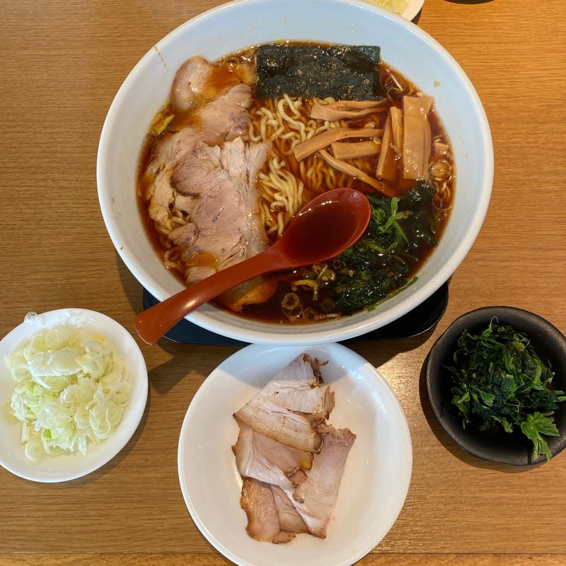 大盛り 生姜醤油らーめん(ラーメン めんくま)