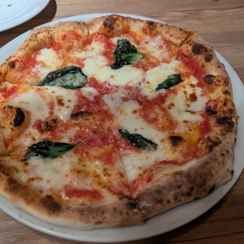 窯焼きピッツァ　マルゲリータ(DUMBO PIZZA FACTORY横浜)