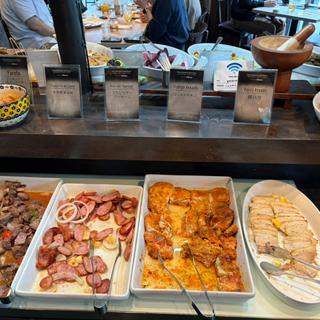 ブラジル料理バイキング食べ放題＋1ドリンク(シュハスカリア キ ボン! 新虎通り)