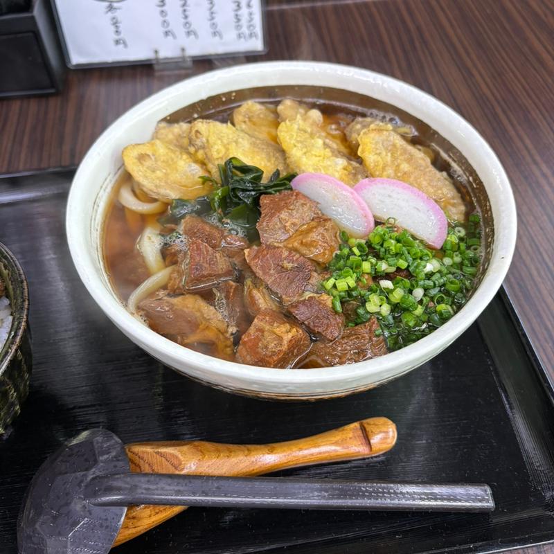 肉ごぼう天うどん(手打ち 肉うどん つーさん)