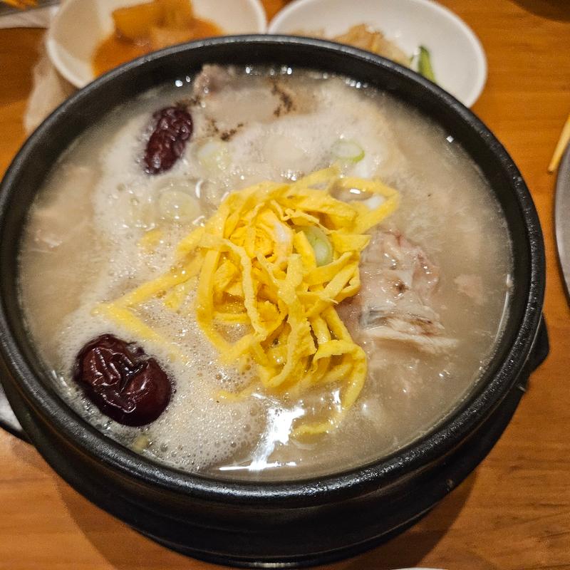 参鶏湯(テ～ハンミング)