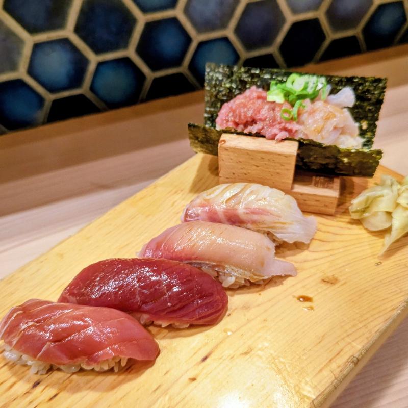 握り5貫(すごい煮干ラーメン野毛 すし 釣りきん)