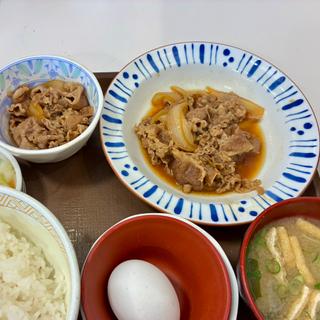 牛皿定食¥680+牛小鉢¥180