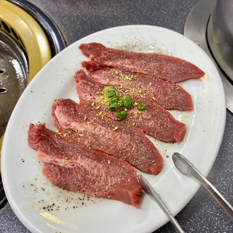 タン(焼肉ことぶき)