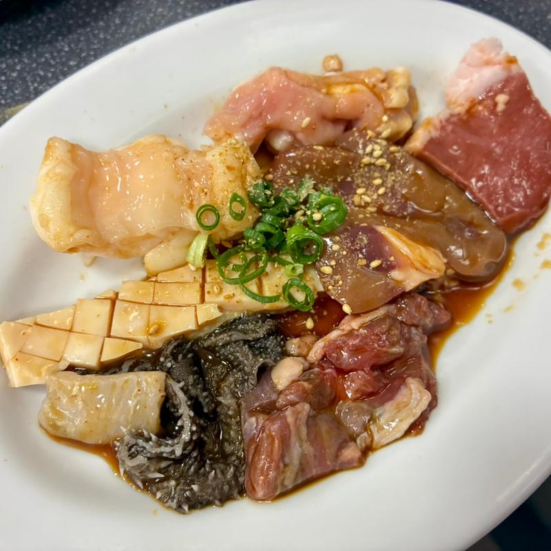 ホルモン盛り合わせ(焼肉ことぶき)