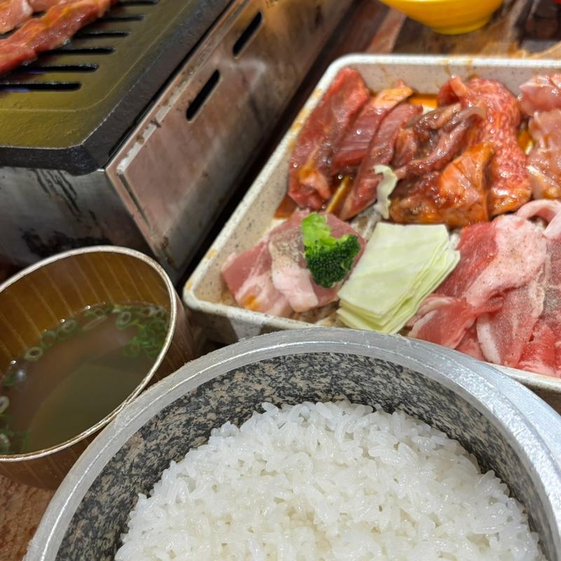 日替わりランチ(肉のサトウ商店 イコットニコット店)