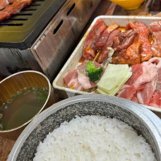 日替わりランチ(肉のサトウ商店 イコットニコット店)