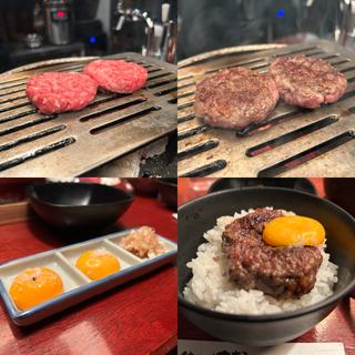 炭火で食べる国産牛100%の粗挽き赤身ハンバーグ