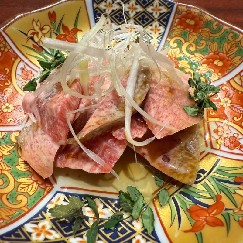 和牛生タン刺し(黒毛和牛専門店 炭火焼肉ぶち 周南店)