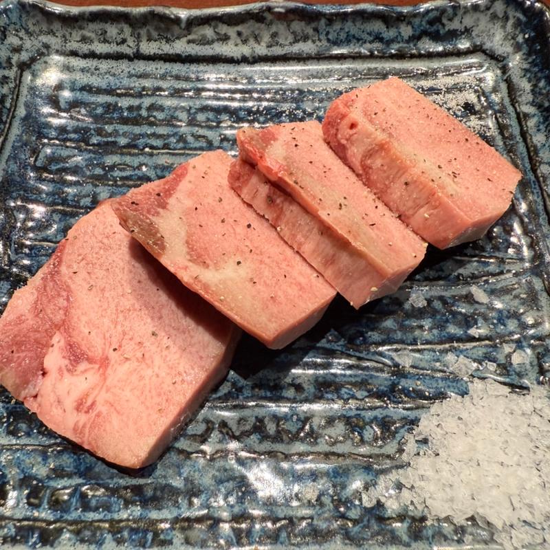 厚切りトロタン(黒毛和牛専門店 炭火焼肉ぶち 周南店)