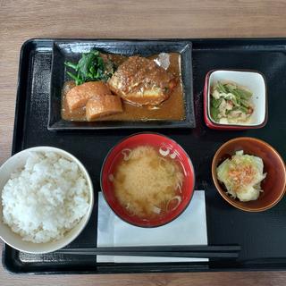 サバ味噌定食