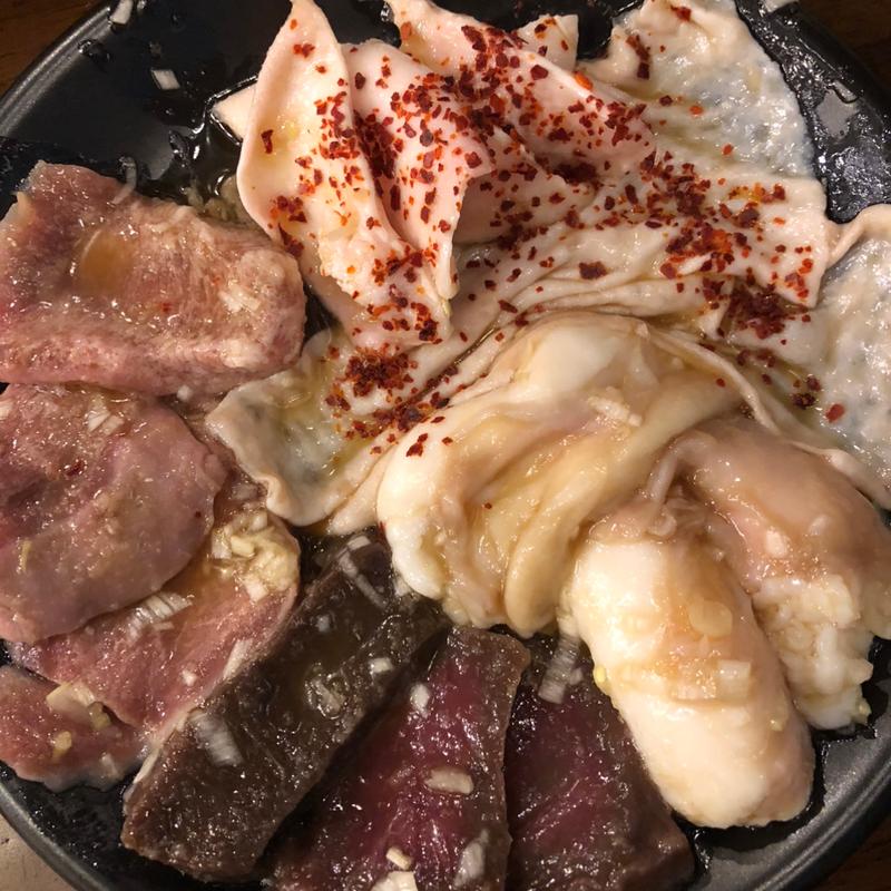 5種盛り(亀戸ホルモン 学芸大学駅前店)