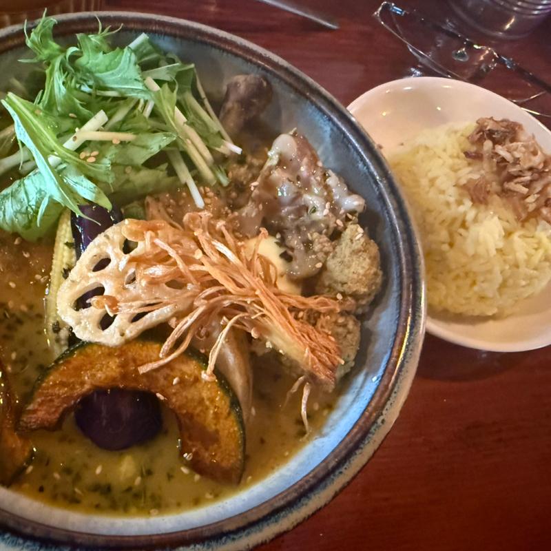 スタンダード、肉団子、フライドにんにく(綾瀬駅スモンさんのスープカレー)