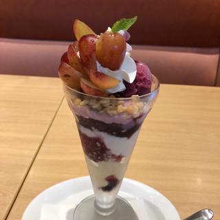 クイーンルージュのザ・サンデー(デニーズ 梅島店)