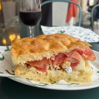 無農薬いちじく✖️生ハム✖️蜂蜜✖️ゴルゴンゾーラ✖️くるみ(TUTU)