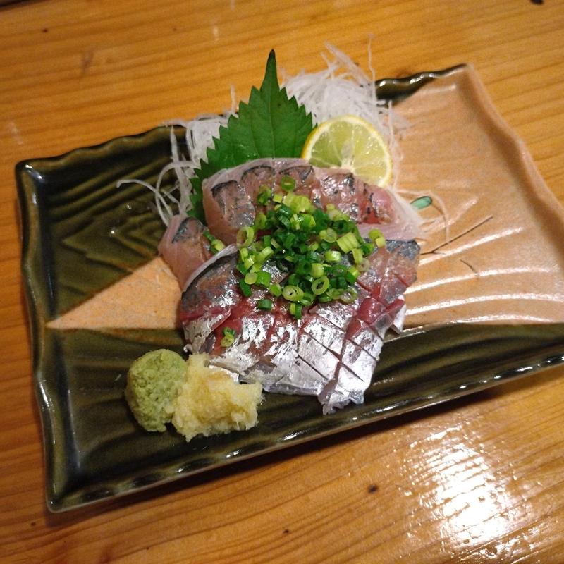 鯵の刺身(炭火やきとり 恵 （メグミ）)