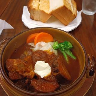 ボルシチセット トーストを厚切りに変更
