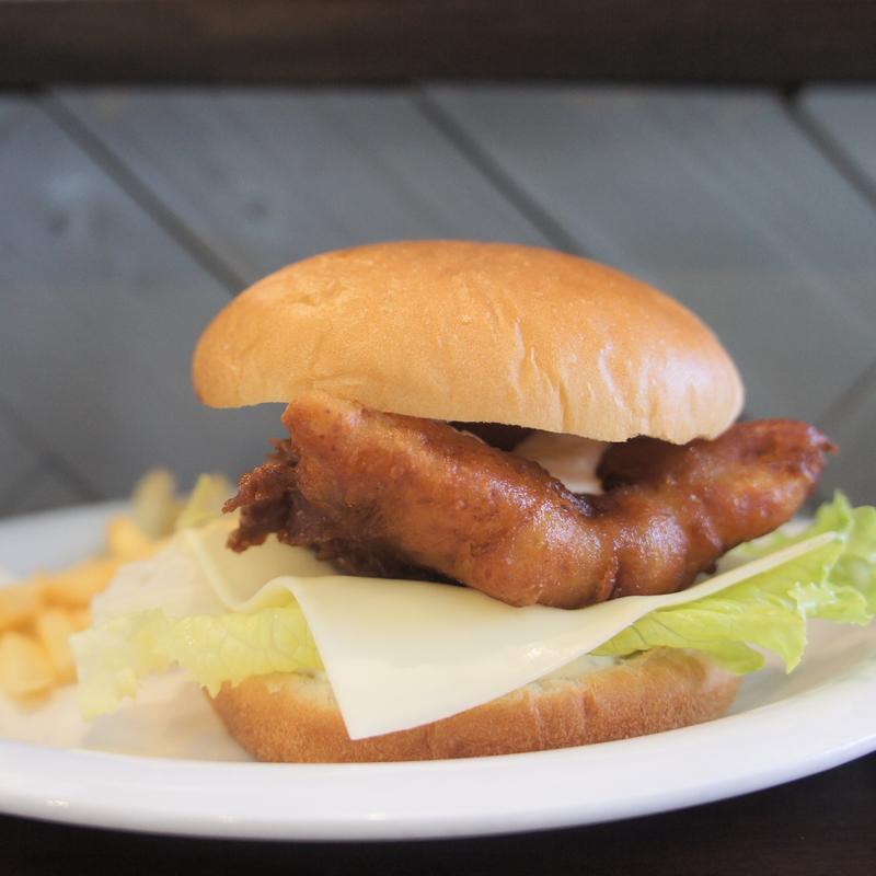 チーズフィッシュバーガー(CAGHIYA TAP ROOM)
