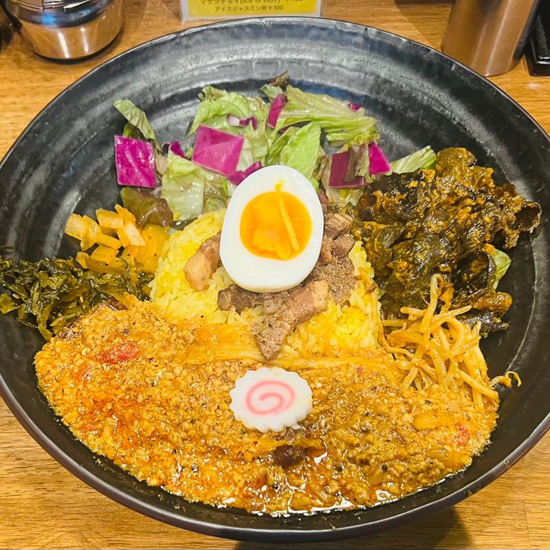魯珈プレート （酢菜豚キーマ珈哩に変更、木耳のアチャール、ライス大盛り） (SPICY CURRY 魯珈 （スパイシーカレー ろか）)