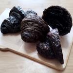 黒いクロワッサン、焼きとうもろこしクロワッサン、栗クロワッサン