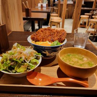 熟成かつ丼＋豚汁変更＋サラダ(熟成とんかつ フライ家 有楽町)