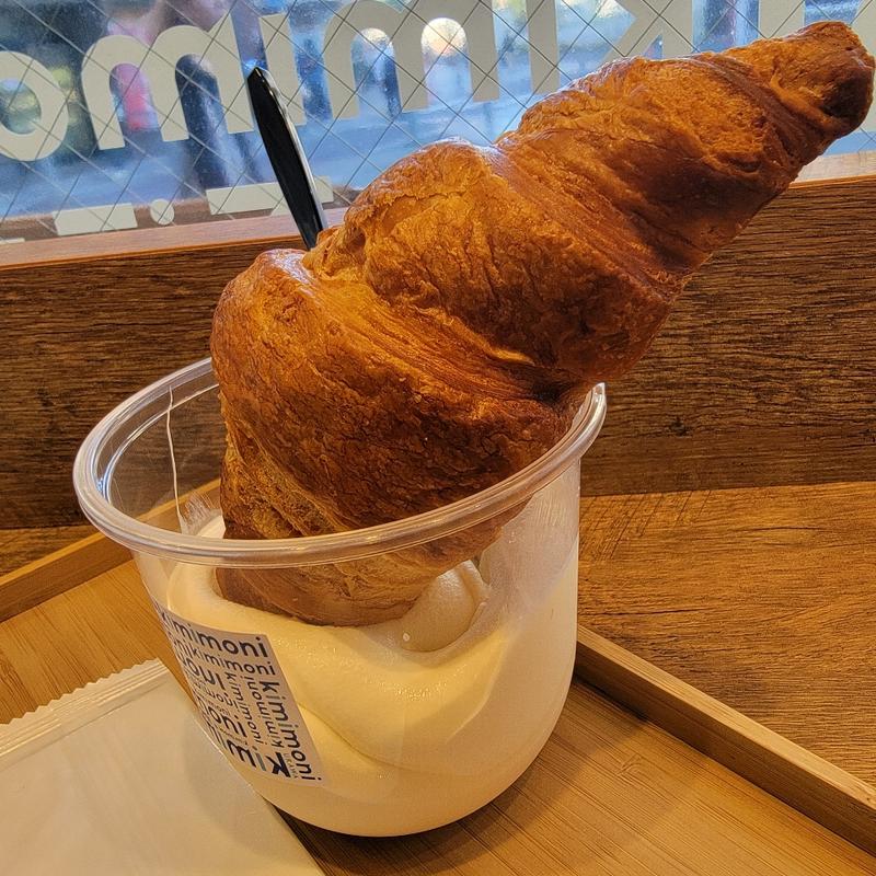 浦和ヨーグルトソフトクリーム(kimimoni 東口駅前)