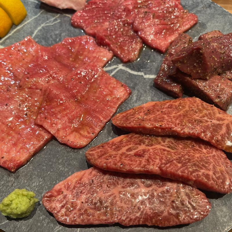 上タン・並タン・和牛ハラミ・ハツ(Yakiniku 名もなき名店へ 一切入魂一枚売り焼肉)
