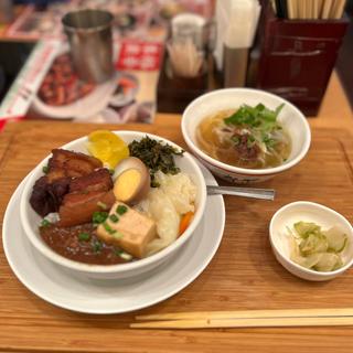 台湾魯肉飯と担仔麺のセット