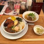 台湾魯肉飯と担仔麺のセット(台湾担仔麺 )