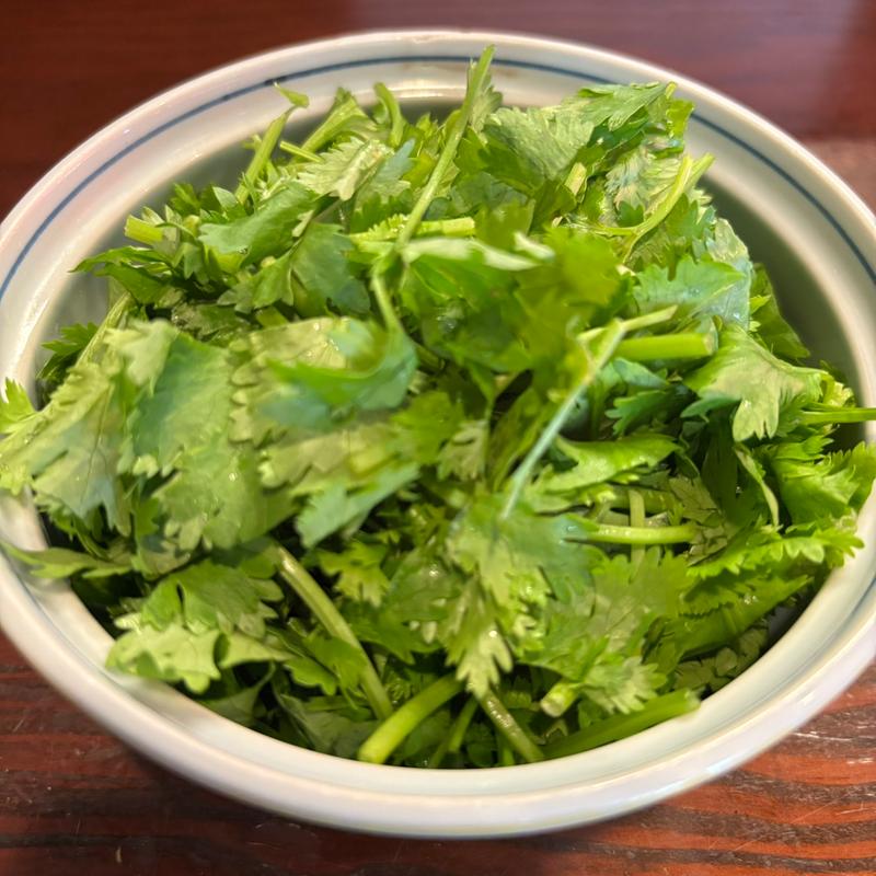 パクチー大盛り(刀削麺荘 唐家 秋葉原本店 （カラヤ）)