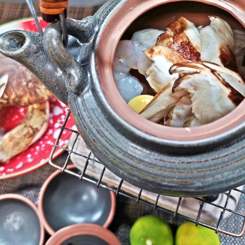 松茸の土瓶蒸し(七つの月の夢 )