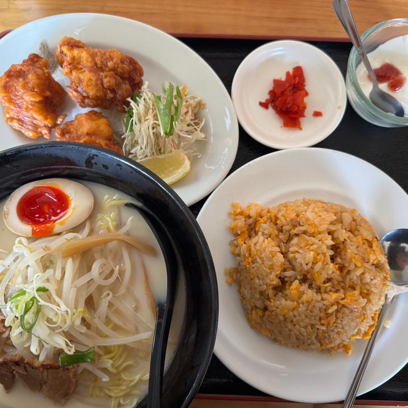 台湾ラーメン定食　豚骨に変更(中華美食 味縁)