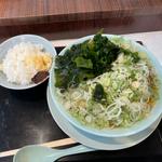 ネギ中華そば+わかめ(ニューともちんラーメン 川崎駅前店)