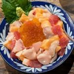 ミニ海鮮丼いくらのせ(炉端とおでん 呼炉凪来 横浜店)