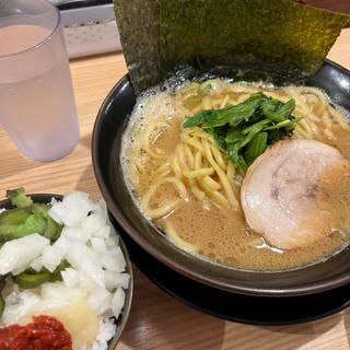 家系ラーメン並