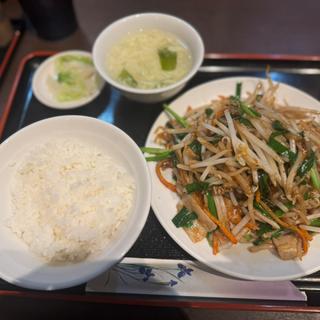 肉とニラもやし醤油炒め定食