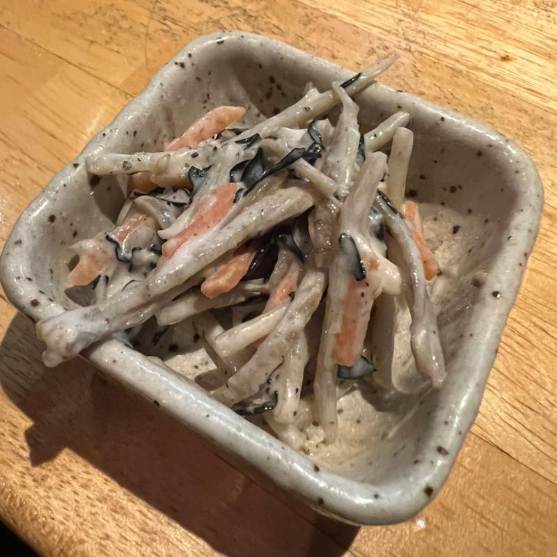 お通し ごぼうサラダ(やきとりやさんあっ鶏)