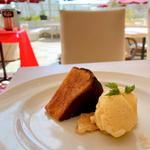 濃厚ブリュレバスクチーズケーキバニラアイス添え