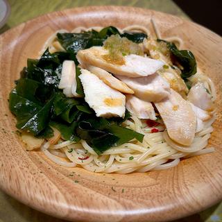 ペペロンチーノ+蒸し鶏の香味ソース