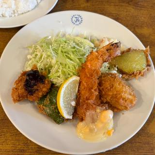 ミックスフライランチ(ビクトリヤ )