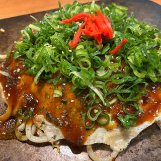 うどん肉玉（900）+イカ天（160）(お好み焼き 裏島)