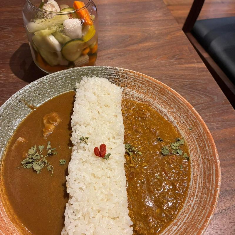 2種盛り薬膳カレー(麻布十番薬膳カレー新海 大門店)